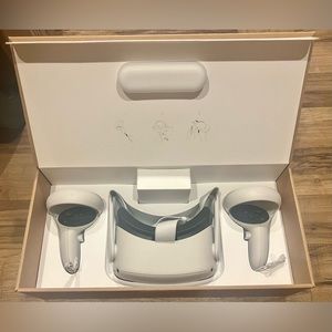 Meta Quest 2 128GB Advanced All-in-one VR Headset - Open Box Basically Brand New